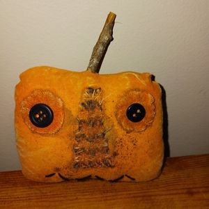 Really Cute primitive pumpkin